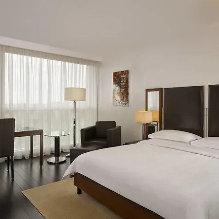 Sheraton & Hotel