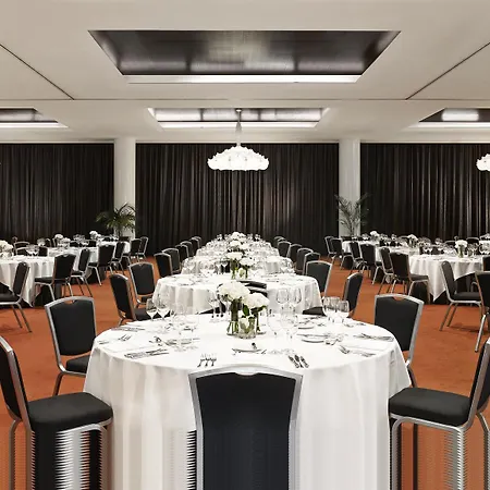 Sheraton & Hotel