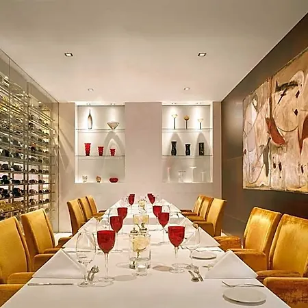 Ξενοδοχείο Sheraton & 5*