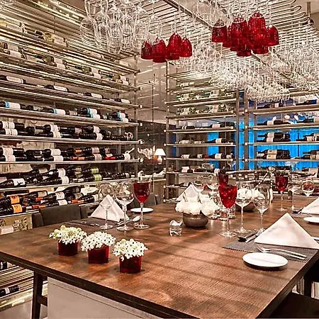 Ξενοδοχείο Sheraton &
