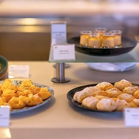 Ξενοδοχείο Sheraton & 5*