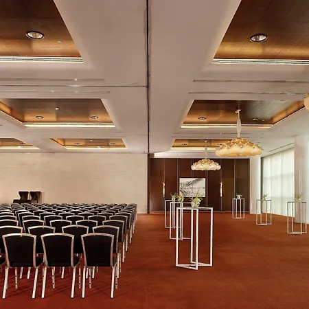 فندق Sheraton & 5*