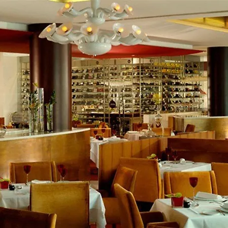 Szálloda Sheraton & 5*