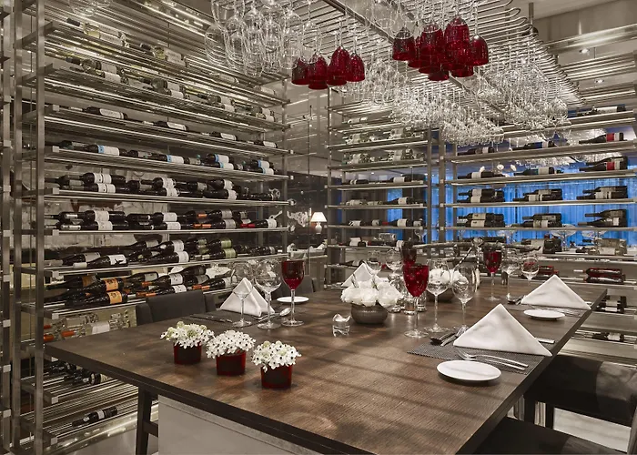 Sheraton & Отель Порту