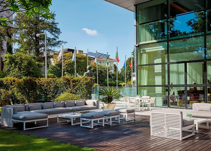 Sheraton & Отель Порту