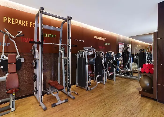 Sheraton & Отель Порту